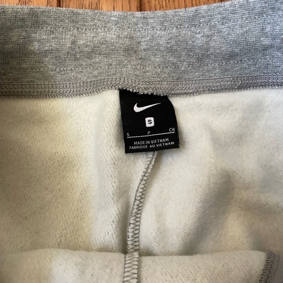 Minnesota Nike Sweatpants - Picture 4 of 5